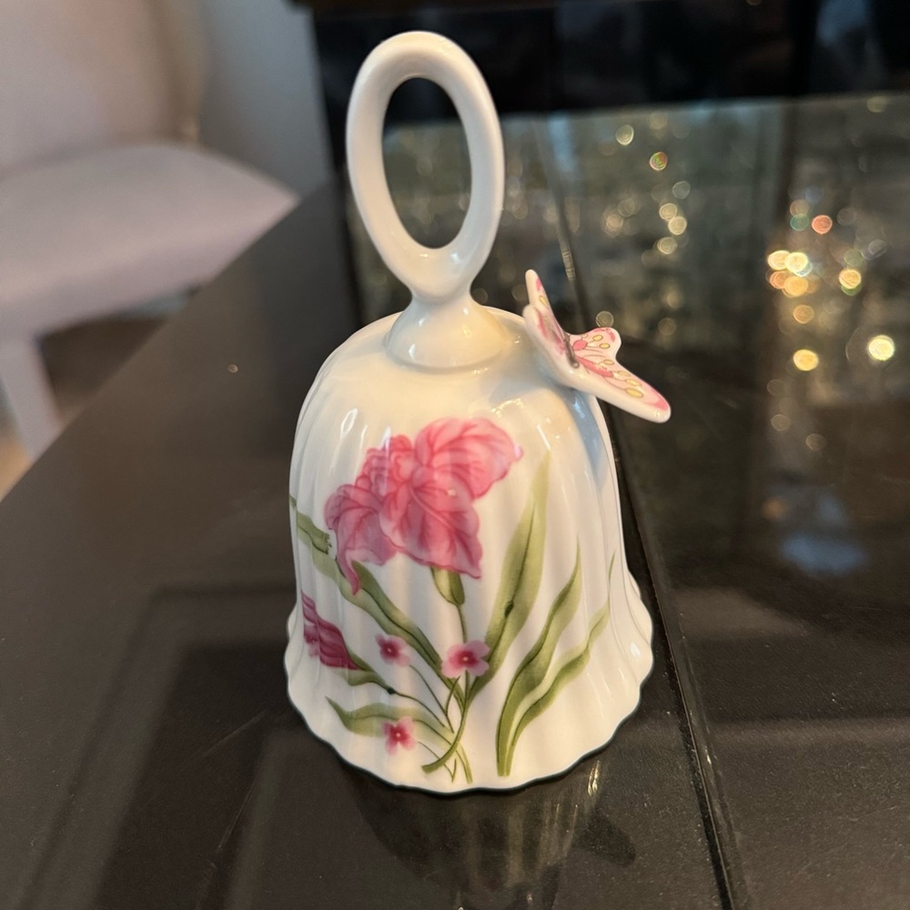 Vintage floral and butterfly bell, perfect condition